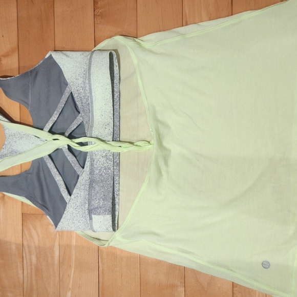 NEW! LULULEMON 2-in-1 tank top with built in sports bra in lemon/ grey in size 4 - Picture 10 of 14
